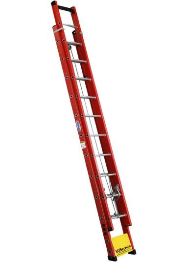 ESCADA EXT. ALUMINIO/FIBRA VAZADA DEGRAU D 4,20 X 7,20 MTS