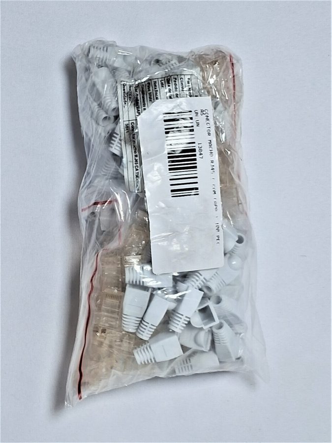 CONECTOR RJ45 COM CAPA (100 UND)